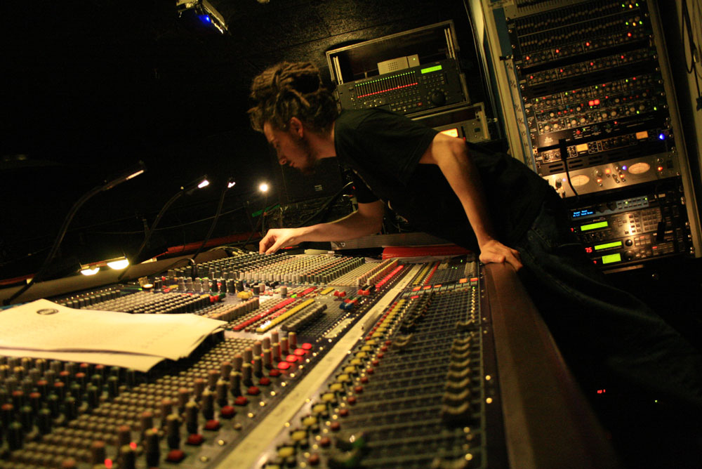 Le Plus Grand Producteur De Musique Au Monde Comment choisir sa formation SON? - EMC